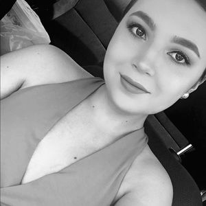 Meet your Posher, Dina